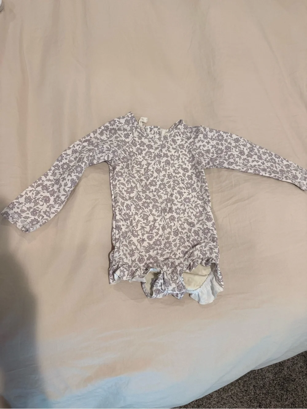 Quincy Mae Long-Sleeve Floral swimsuit